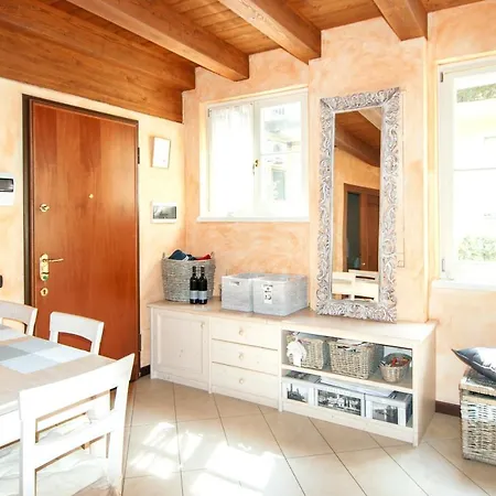 2 Bedrooms With Terrace And Wifi At 1 Km Away From The Apartamento Como